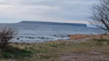 Stora Karlsön i bakgrunden